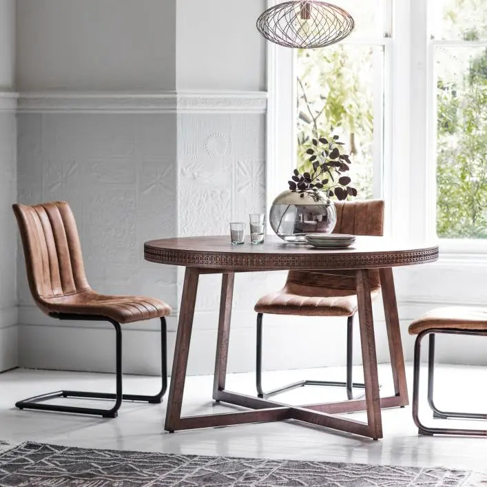 Ghedi Montone Retreat Round Dining Table — SantoLusso®
