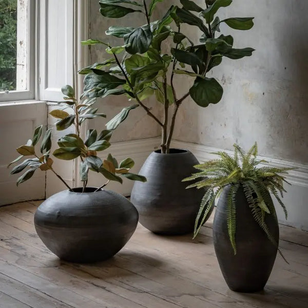 Ghedi Artistic Aluminium Vase Chatai — SantoLusso®