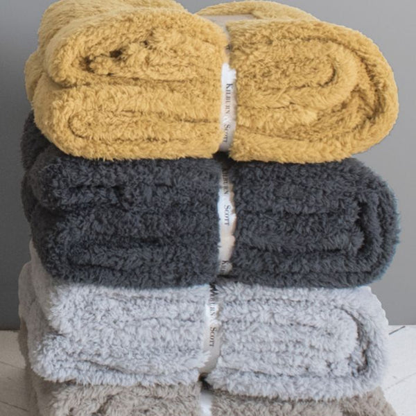Ghedi Barosa Fleece Throw Charcoal — SantoLusso®